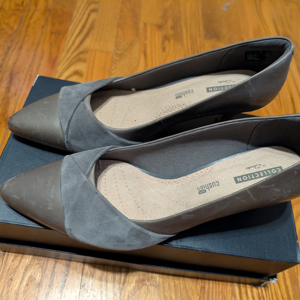 Clarks Women's Gray Heels 8.5 New
